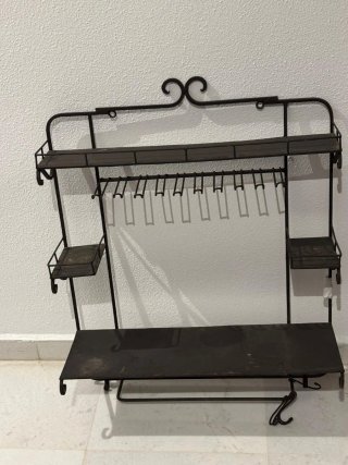 Colgador de tazas de pared rústico