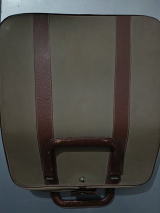Máquina de escribir Hispano Olivetti Pluma 22