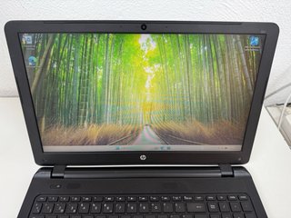 HP 350 G1 i5 8GB RAM 128GB SSD