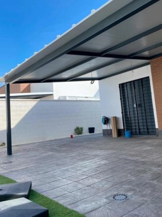 Pérgola Exterior Metálica