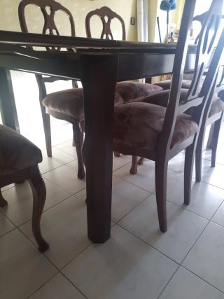 Mesa de Salón de Madera con 6 Sillas. Extensible.