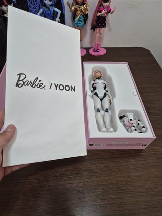 Muñeca Barbie Signature x Yoon Ahn