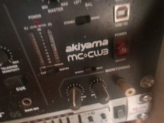Mesa de mezclas Akiyama MC-Club