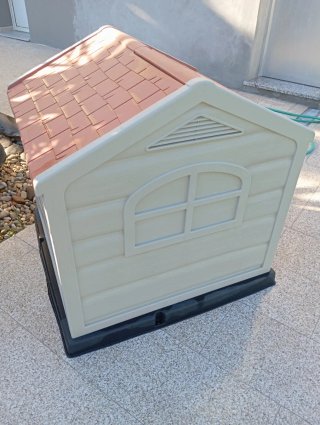 Caseta para perros de resina