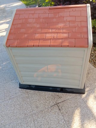 Caseta para perros de resina