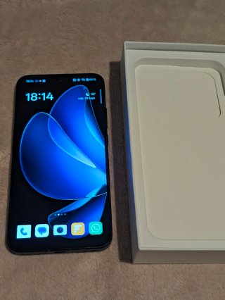 OPPO Reno13 5G azul marino poco uso.