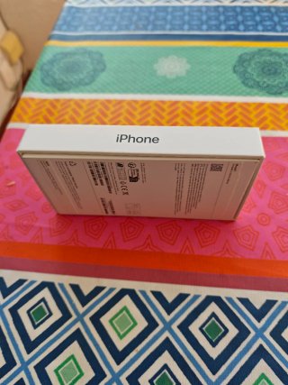 Caja de iPhone 17