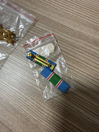 Lote de Distintivos y Condecoraciones Militares