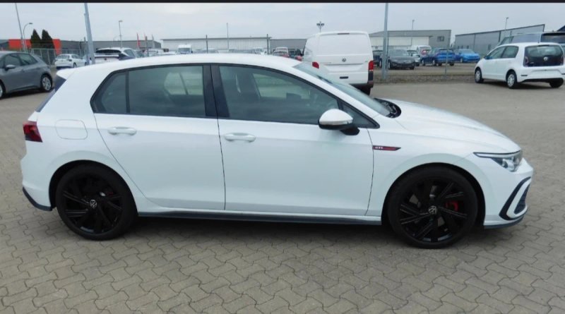 Volkswagen Golf 8 2.0 GTI 2024, foto 3