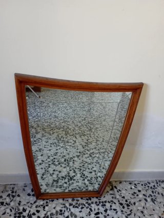 Espejo de Pared Antiguo con Marco de Madera