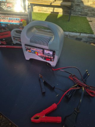 Cargador de Baterías 12V