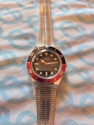 Timex M79 Automático Reloj Plata y Rojo