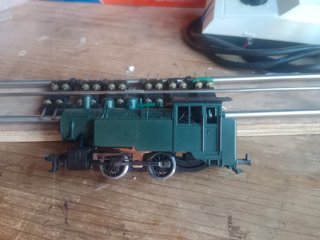 Locomotora HO 0-2-0 con luz.
