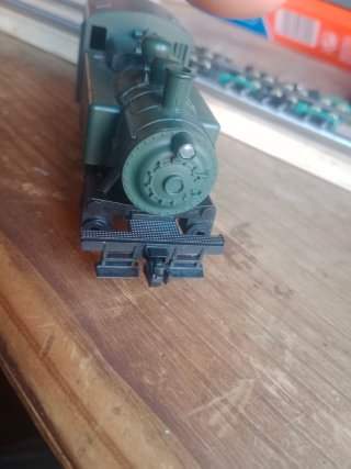 Locomotora HO 0-2-0 con luz.