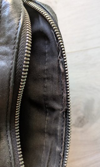 Bolso AllSaints Piel Negro Cadena Plata