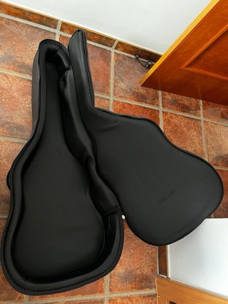 Funda guitarra + soporte pie