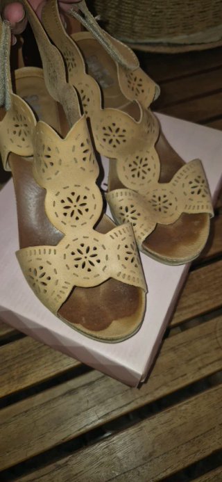 Sandalias Saxo Piel Beige Talla 40
