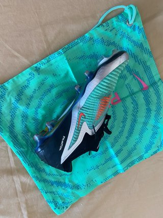 Botas de fútbol Nike Phantom