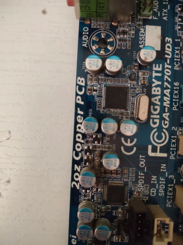 Placa Base Gigabyte GA-MA770T-UD3