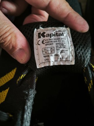 Zapatos de seguridad Kapital negros y amarillos
