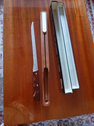 Cuchillo Jamonero con Soporte Afilador