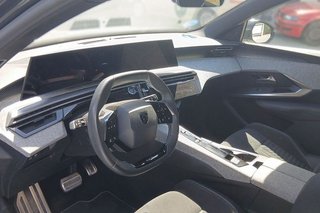 Peugeot e-5008   GT Electrico 157kW