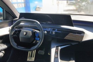 Peugeot e-5008   GT Electrico 157kW