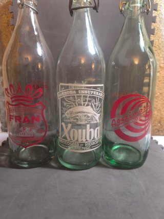 Set di 3 Vecchie Bottiglie di Soda