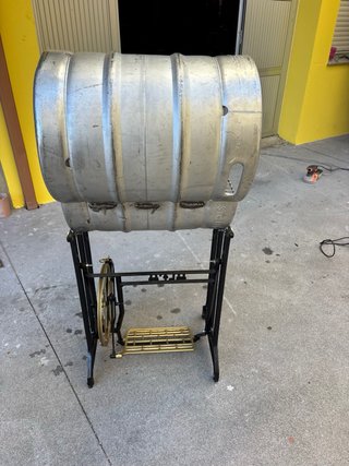Barbacoa y parrilla metálica