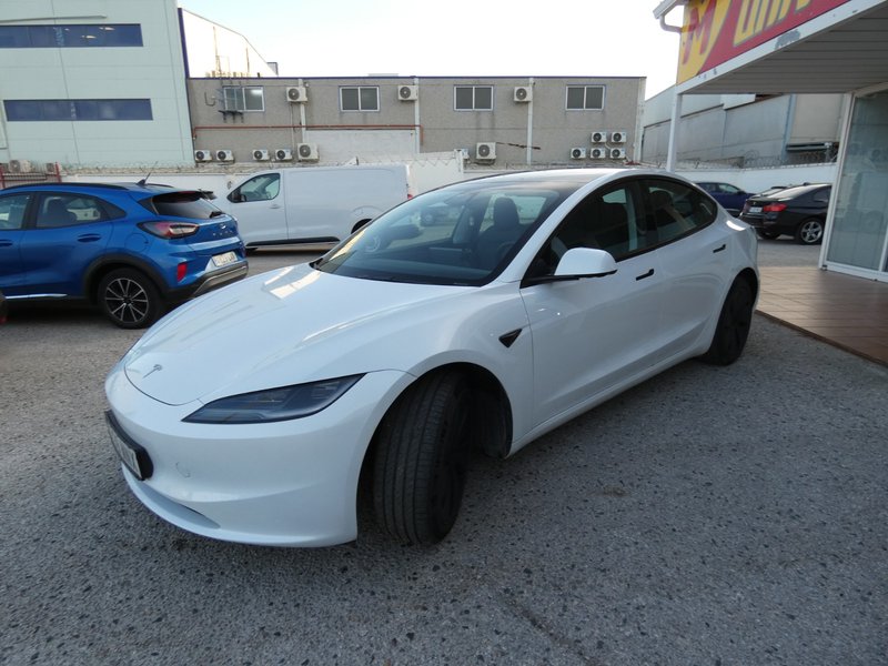 Tesla Model 3 2024, foto 3
