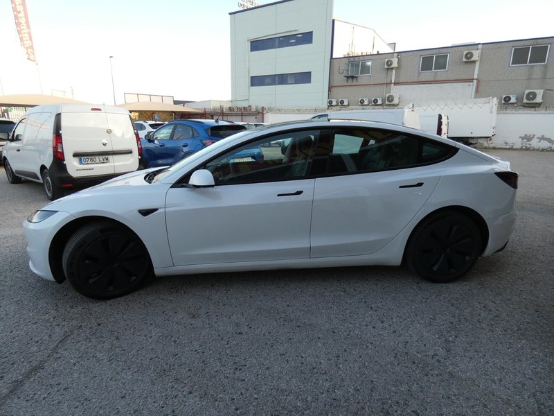 Tesla Model 3 2024, foto 4
