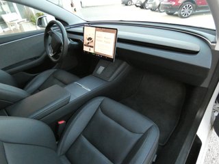 Tesla Model 3 RWD