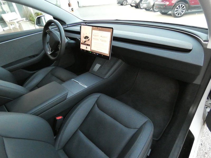Tesla Model 3 2024, foto 6