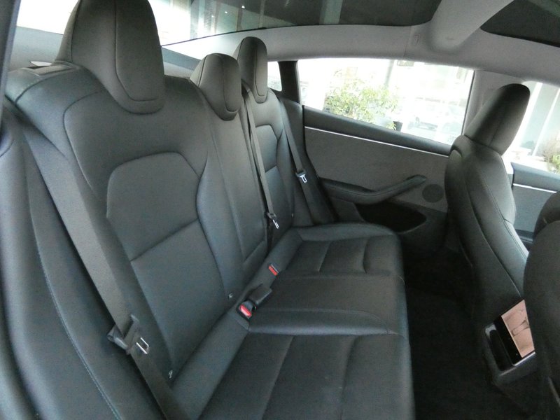 Tesla Model 3 2024, foto 8