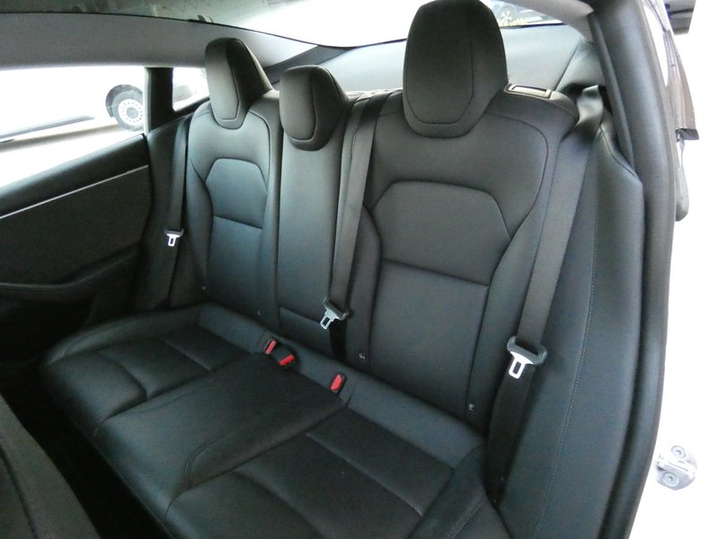 Tesla Model 3 2024, foto 9