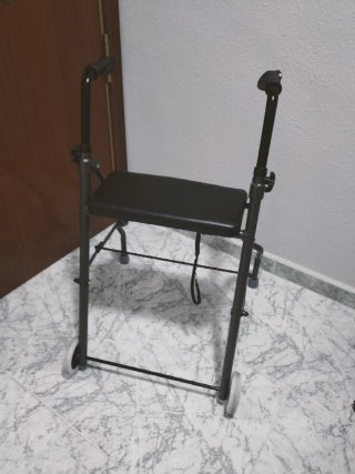Andador Plegable con Asiento