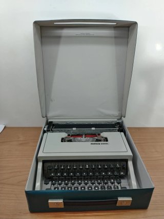 Máquina de Escribir Olivetti Dora Vintage
