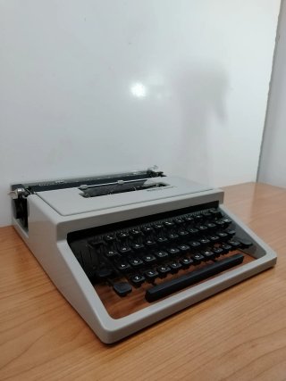 Máquina de Escribir Olivetti Dora Vintage