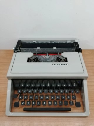 Máquina de Escribir Olivetti Dora Vintage