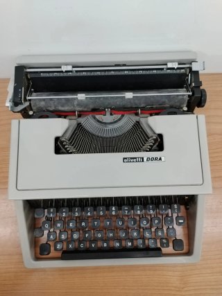 Máquina de Escribir Olivetti Dora Vintage
