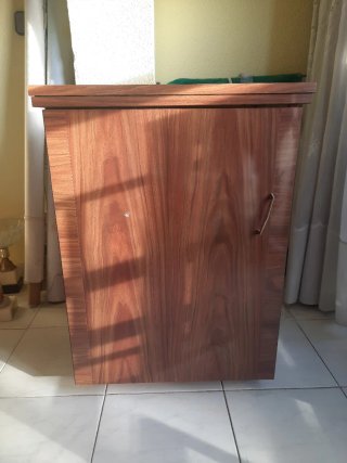 Máquina de coser vintage ALFA con mueble.