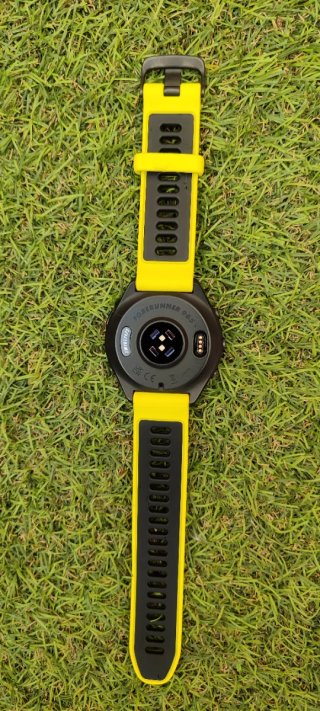 Garmin Forerunner 965 Amarillo