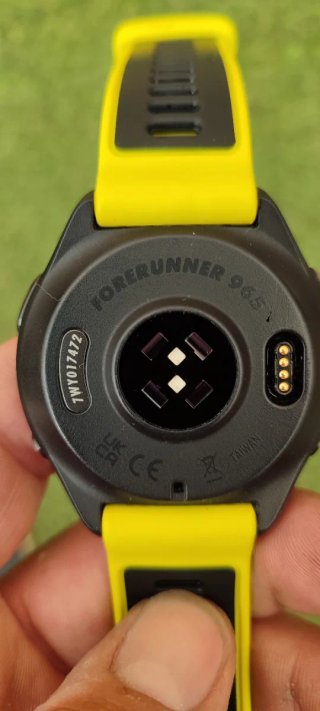 Garmin Forerunner 965 Amarillo