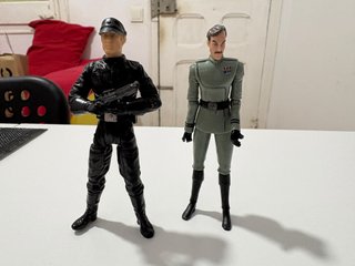 Lote 2 Figuras Star Wars: Oficiales Imperio