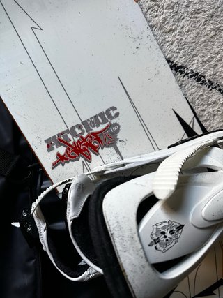 Tabla de Snowboard atomic con Fijaciones y Botas