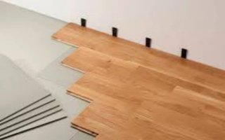 Instalación de puertas y tarima u montaje