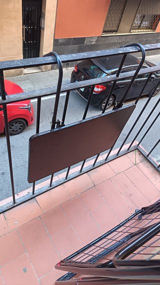 Mesa plegable pequeña para terraza