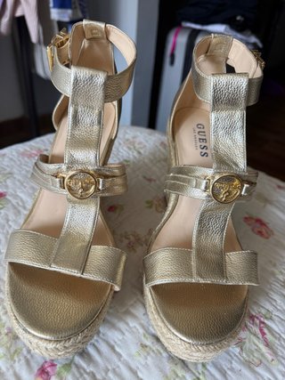 Sandalias Guess Doradas Talla 40