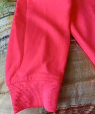 Sudadera rosa con pedrería 'Your Culture'