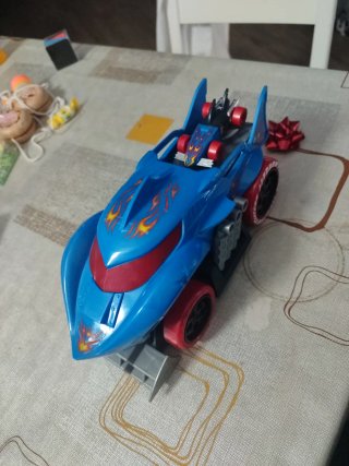 T-Racers Mix 'N Race Tiburón